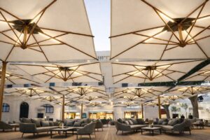 Освітлювання террас для готелів, ресторанів та кафе