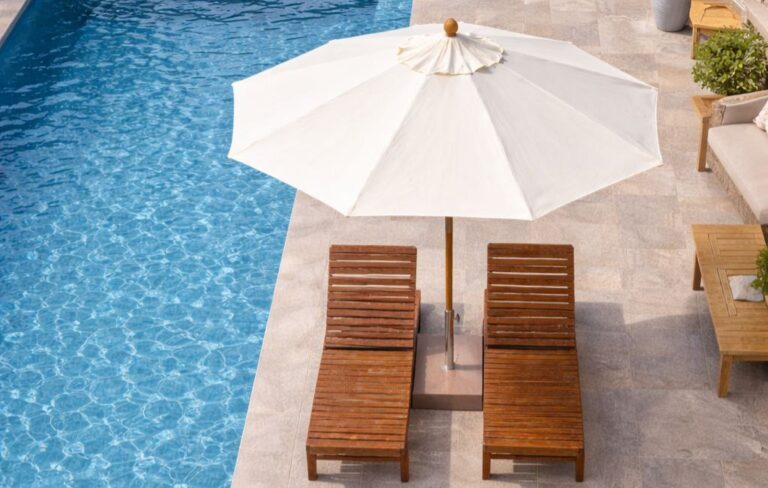 зонт для бассейна